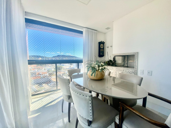 Imagem Apartamento com 3 Quartos à Venda, 134 m² em Centro - São José
