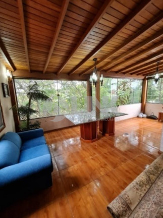 Imagem Imóvel com 3 Quartos à Venda, 214 m² em Jardim Lindóia - Porto Alegre Imagem Imóvel com 3 Quartos à Venda, 214 m² em Jardim Lindóia - Porto Alegre