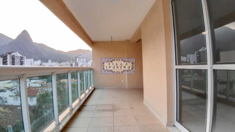 Imagem Cobertura com 4 Quartos à Venda, 355 m² em Grajaú - Rio De Janeiro Imagem Cobertura com 4 Quartos à Venda, 355 m² em Grajaú - Rio De Janeiro