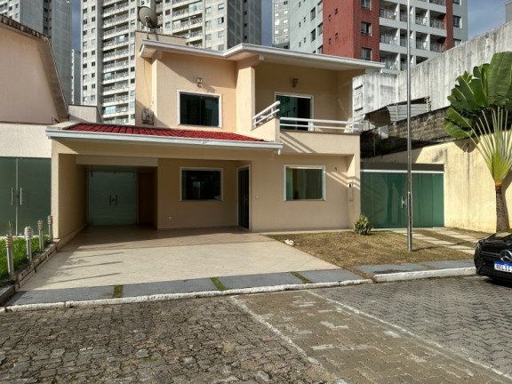 Casa com 4 Quartos à Venda, 263 m² em Ponta Negra - Manaus