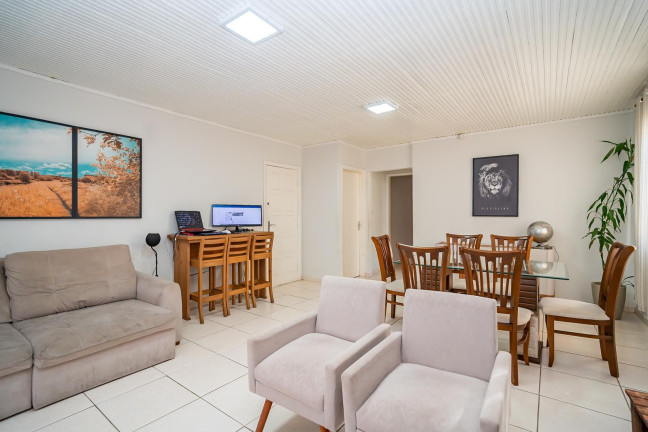 Imagem Casa com 3 Quartos à Venda, 173 m² em Seminário - Curitiba Imagem Casa com 3 Quartos à Venda, 173 m² em Seminário - Curitiba