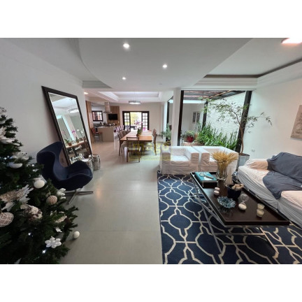 Imagem Casa com 3 Quartos à Venda, 380 m² em Ariribá - Balneário Camboriú