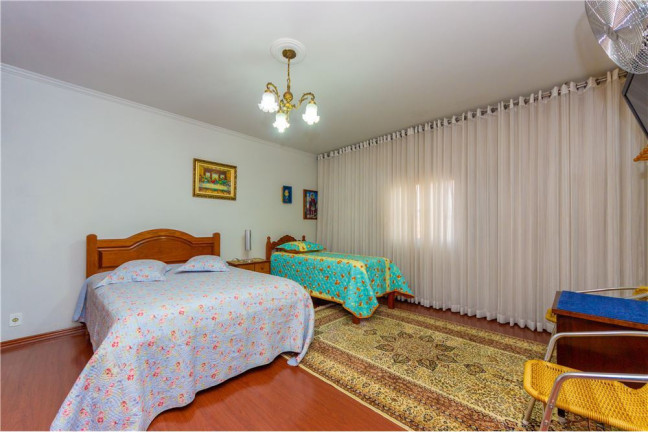 Imagem Casa com 4 Quartos à Venda, 274 m²