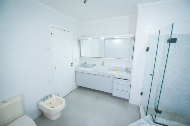 Imagem Casa com 4 Quartos à Venda, 272 m² em Rio Branco - Porto Alegre Imagem Casa com 4 Quartos à Venda, 272 m² em Rio Branco - Porto Alegre