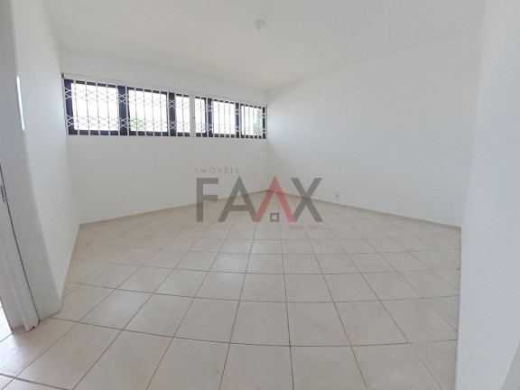Imagem Casa com 2 Quartos à Venda, 241 m² em Trianon - Guarapuava Imagem Casa com 2 Quartos à Venda, 241 m² em Trianon - Guarapuava