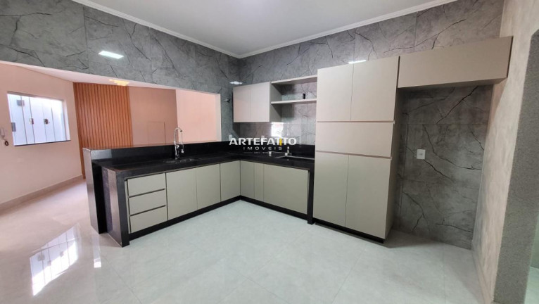 Imagem Casa com 3 Quartos à Venda, 250 m² Imagem Casa com 3 Quartos à Venda, 250 m²