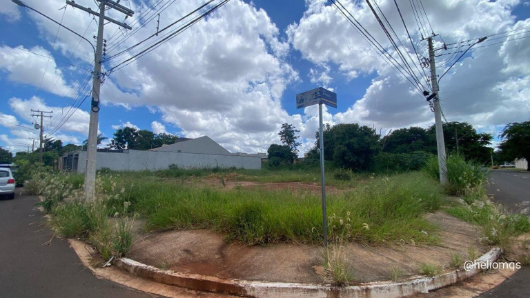 Imagem Terreno à Venda, 484 m² em Vila Morumbi - Campo Grande Imagem Terreno à Venda, 484 m² em Vila Morumbi - Campo Grande