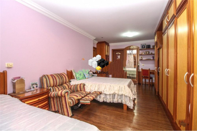Imagem Casa com 3 Quartos à Venda, 608 m² em Medianeira - Porto Alegre Imagem Casa com 3 Quartos à Venda, 608 m² em Medianeira - Porto Alegre
