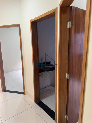 Imagem Casa com 3 Quartos à Venda, 180 m² em Setor Serra Dourada - 2ª Etapa - Aparecida De Goiânia Imagem Casa com 3 Quartos à Venda, 180 m² em Setor Serra Dourada - 2ª Etapa - Aparecida De Goiânia