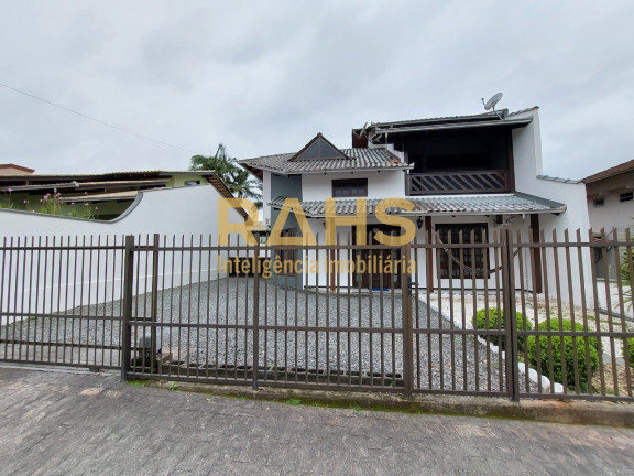 Casa com 4 Quartos à Venda, 175 m² em Vila Nova - Joinville