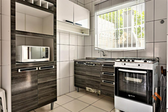 Imagem Casa com 2 Quartos à Venda, 75 m²