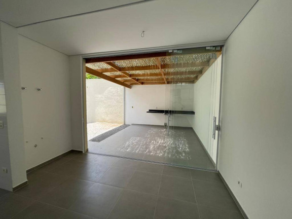 Imagem Casa com 4 Quartos à Venda, em São Sebastião Imagem Casa com 4 Quartos à Venda, em São Sebastião