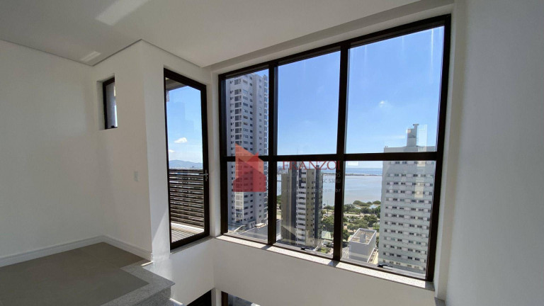 Imagem Cobertura com 3 Quartos à Venda, 211 m² em Fazenda - Itajaí Imagem Cobertura com 3 Quartos à Venda, 211 m² em Fazenda - Itajaí