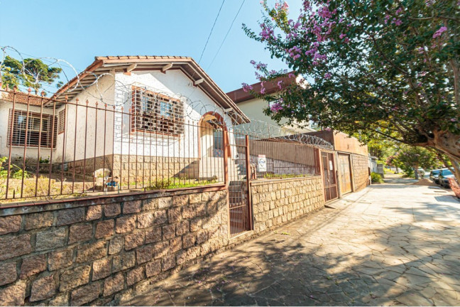 Casa com 2 Quartos à Venda, 144 m² em Chácara Das Pedras - Porto Alegre