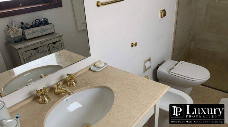 Imagem Casa com 5 Quartos à Venda, em Pacaembu - São Paulo Imagem Casa com 5 Quartos à Venda, em Pacaembu - São Paulo