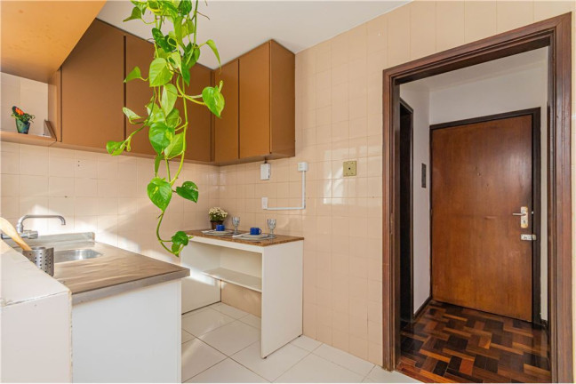 Imagem Imóvel com 2 Quartos à Venda, em Rio Branco - Porto Alegre Imagem Imóvel com 2 Quartos à Venda, em Rio Branco - Porto Alegre