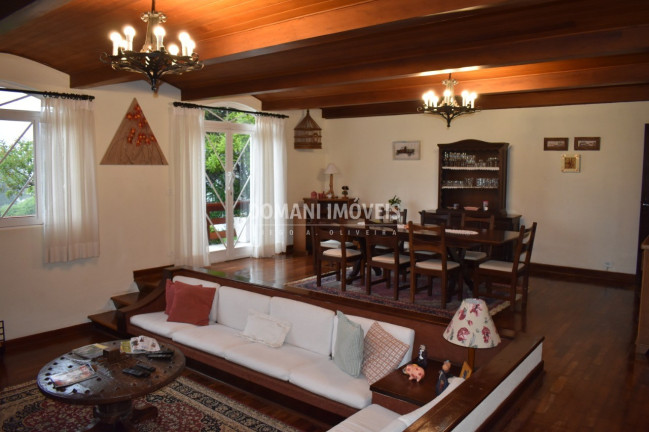 Imagem Casa com 4 Quartos à Venda, 196 m² em Região Do Alto Da Vila Inglesa - Campos Do Jordão Imagem Casa com 4 Quartos à Venda, 196 m² em Região Do Alto Da Vila Inglesa - Campos Do Jordão