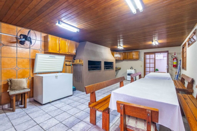 Imagem Imóvel com 1 Quarto à Venda, 44 m² em Camaquã - Porto Alegre Imagem Imóvel com 1 Quarto à Venda, 44 m² em Camaquã - Porto Alegre
