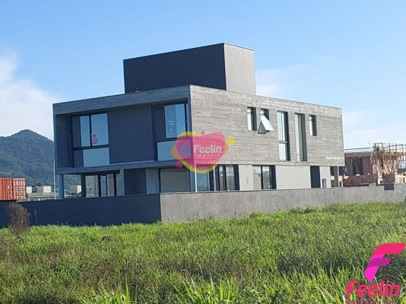 Imagem Casa com 3 Quartos à Venda, 165 m² em Campeche - Florianópolis Imagem Casa com 3 Quartos à Venda, 165 m² em Campeche - Florianópolis
