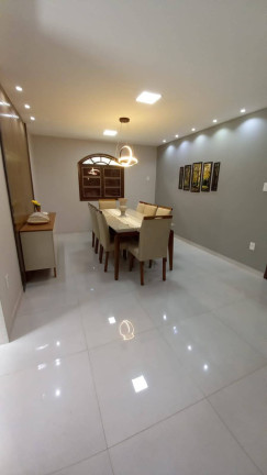 Imagem Casa com 3 Quartos à Venda, 450 m² em Theodoro De Oliveira - Nova Friburgo Imagem Casa com 3 Quartos à Venda, 450 m² em Theodoro De Oliveira - Nova Friburgo
