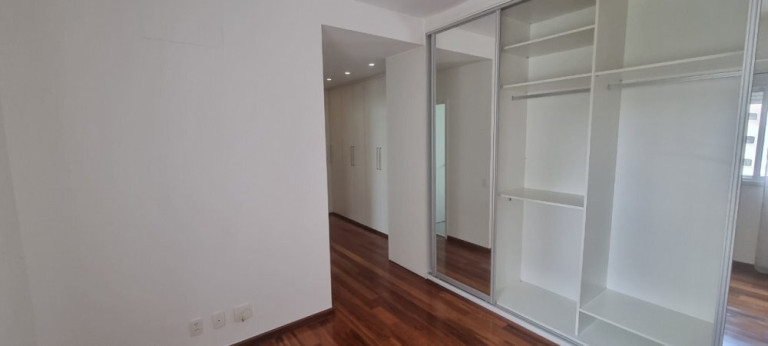 Imagem Imóvel com 3 Quartos à Venda, em Vila Sofia - São Paulo Imagem Imóvel com 3 Quartos à Venda, em Vila Sofia - São Paulo