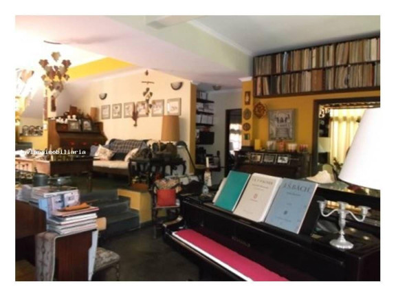 Imagem Casa à Venda, em São Paulo 2 - Cotia Imagem Casa à Venda, em São Paulo 2 - Cotia