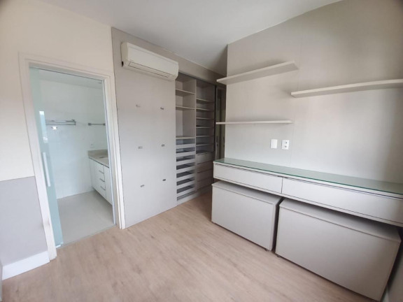 Imagem Imóvel com 3 Quartos à Venda, 127 m² Imagem Imóvel com 3 Quartos à Venda, 127 m²