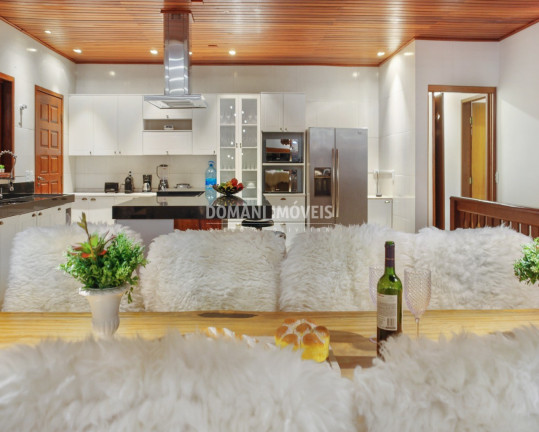 Imagem Casa com 4 Quartos à Venda, 910 m² em Região Do Parque Da água Santa - Campos Do Jordão