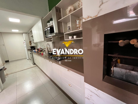 Imagem Casa com 3 Quartos à Venda, 169 m² em Santa Rosa - Cuiabá Imagem Casa com 3 Quartos à Venda, 169 m² em Santa Rosa - Cuiabá