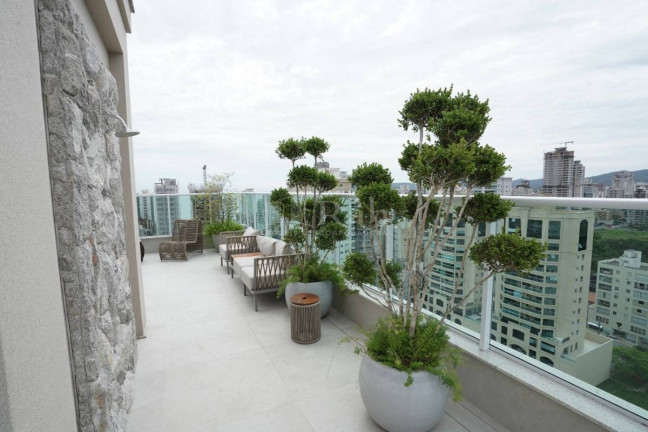 Imagem Apartamento com 2 Quartos à Venda, 135 m² em Meia Praia - Itapema