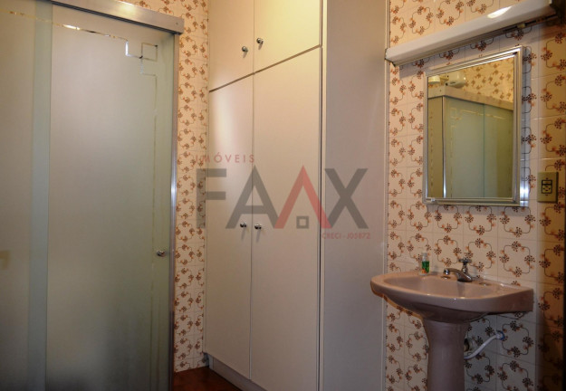 Imagem Casa com 5 Quartos à Venda, 386 m² em Centro - Guarapuava Imagem Casa com 5 Quartos à Venda, 386 m² em Centro - Guarapuava