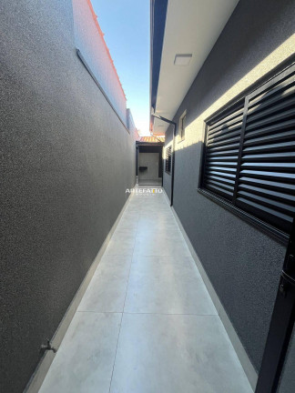 Imagem Casa com 4 Quartos à Venda, 223 m² Imagem Casa com 4 Quartos à Venda, 223 m²