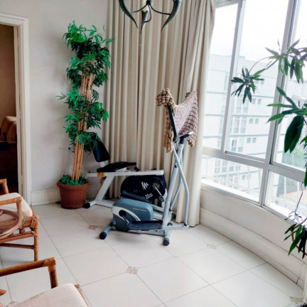 Imagem Imóvel com 3 Quartos à Venda, 270 m² em Moinhos De Vento - Porto Alegre Imagem Imóvel com 3 Quartos à Venda, 270 m² em Moinhos De Vento - Porto Alegre