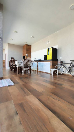 Imagem Casa com 2 Quartos à Venda, 168 m² em Iririú - Joinville