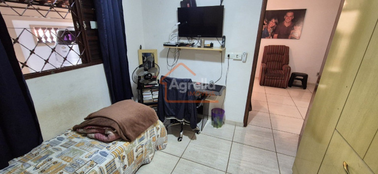 Imagem Casa com 3 Quartos à Venda, 120 m² em Jardim Zaniboni - Mogi Guaçu Imagem Casa com 3 Quartos à Venda, 120 m² em Jardim Zaniboni - Mogi Guaçu