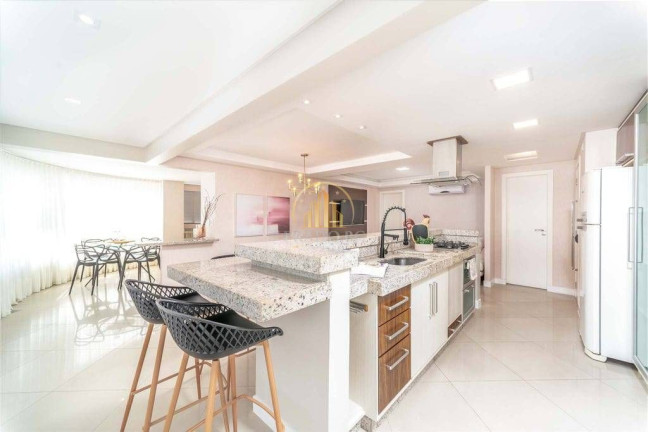 Imagem Apartamento com 3 Quartos à Venda, 106 m² em Centro - Balneário Camboriú