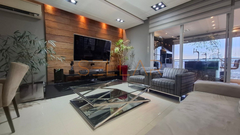 Apartamento com 3 Quartos para Alugar, 206 m² em Vila Romana - São Paulo