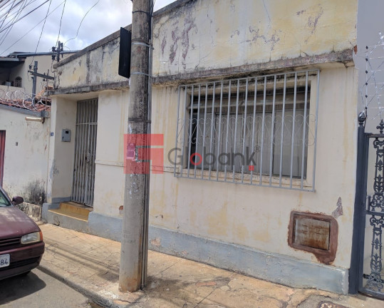 Imagem Casa com 3 Quartos à Venda, 250 m² em Centro - Montes Claros Imagem Casa com 3 Quartos à Venda, 250 m² em Centro - Montes Claros