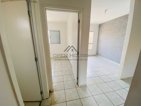 Imagem Casa com 2 Quartos à Venda, 52 m² em Botucatu
