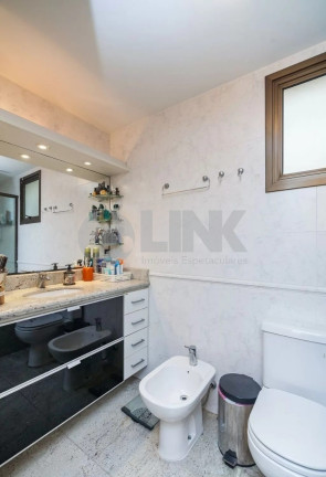 Imagem Imóvel com 4 Quartos à Venda, 353 m² em Três Figueiras - Porto Alegre Imagem Imóvel com 4 Quartos à Venda, 353 m² em Três Figueiras - Porto Alegre