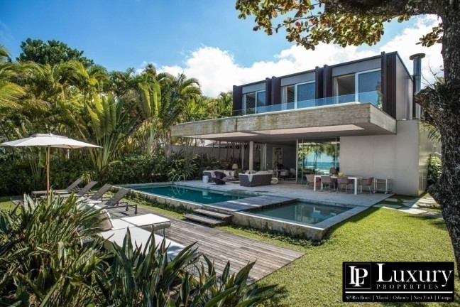 Imagem Casa com 6 Quartos à Venda, 675 m² em Baleia - São Sebastião Imagem Casa com 6 Quartos à Venda, 675 m² em Baleia - São Sebastião