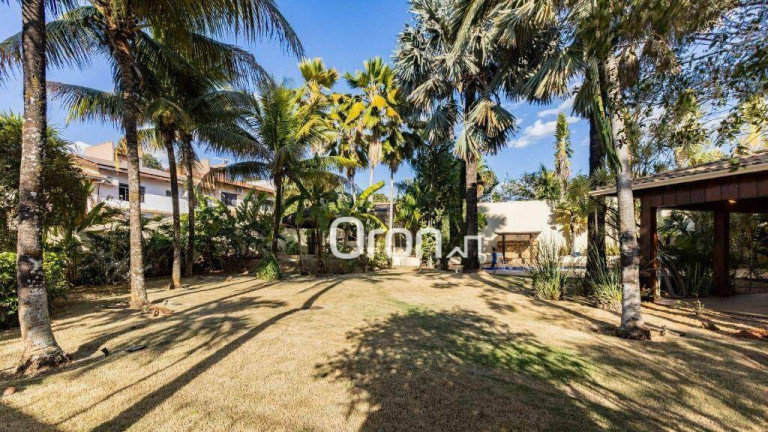 Sobrado com 4 Quartos à Venda, 600 m² em Elísio Campos - Goiânia