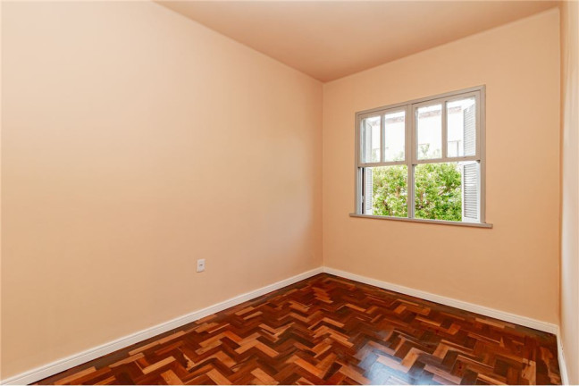 Imagem Imóvel com 2 Quartos à Venda,  em Passo Da Areia - Porto Alegre