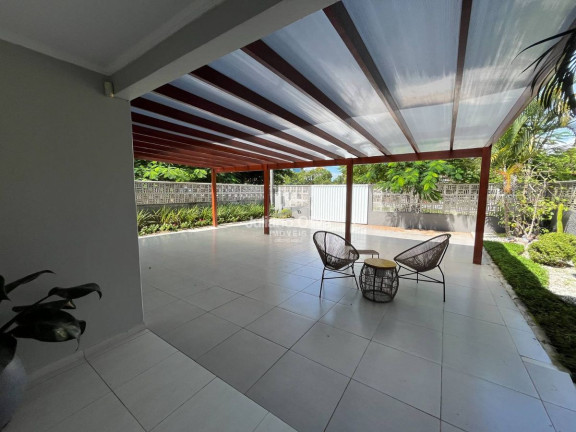 Imagem Sobrado com 4 Quartos à Venda, 257 m² em Barra Do Sai - Itapoá