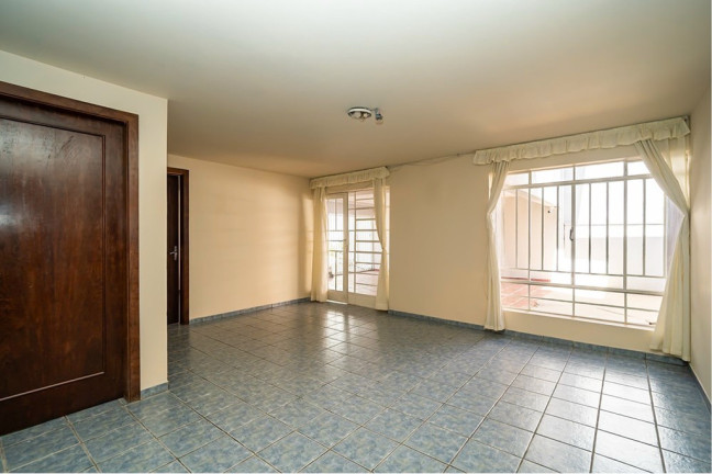 Imagem Casa com 5 Quartos à Venda, 360 m² em Mercês - Curitiba Imagem Casa com 5 Quartos à Venda, 360 m² em Mercês - Curitiba