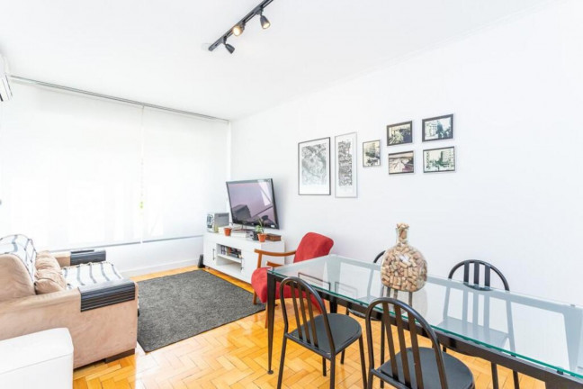 Imagem Imóvel com 2 Quartos à Venda, 84 m² em Menino Deus - Porto Alegre Imagem Imóvel com 2 Quartos à Venda, 84 m² em Menino Deus - Porto Alegre