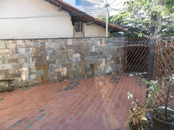 Imagem Casa com 7 Quartos à Venda, 400 m² em Camargos - Belo Horizonte Imagem Casa com 7 Quartos à Venda, 400 m² em Camargos - Belo Horizonte
