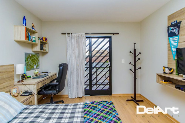 Imagem Sobrado com 3 Quartos à Venda, 232 m² em Capão Da Imbuia - Curitiba Imagem Sobrado com 3 Quartos à Venda, 232 m² em Capão Da Imbuia - Curitiba