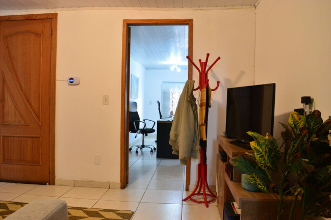 Imagem Casa com 3 Quartos à Venda, em Azenha - Porto Alegre Imagem Casa com 3 Quartos à Venda, em Azenha - Porto Alegre