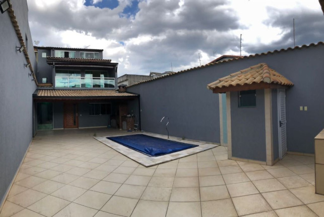 Sobrado com 3 Quartos à Venda, 268 m² em Jardim Dos Ipês - Suzano